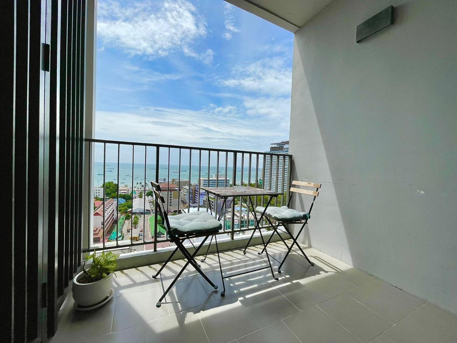 Apartamento The Base Deluxe Pattaya Exterior foto