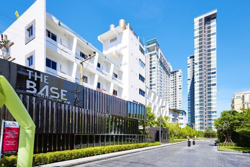 Apartamento The Base Deluxe Pattaya Exterior foto