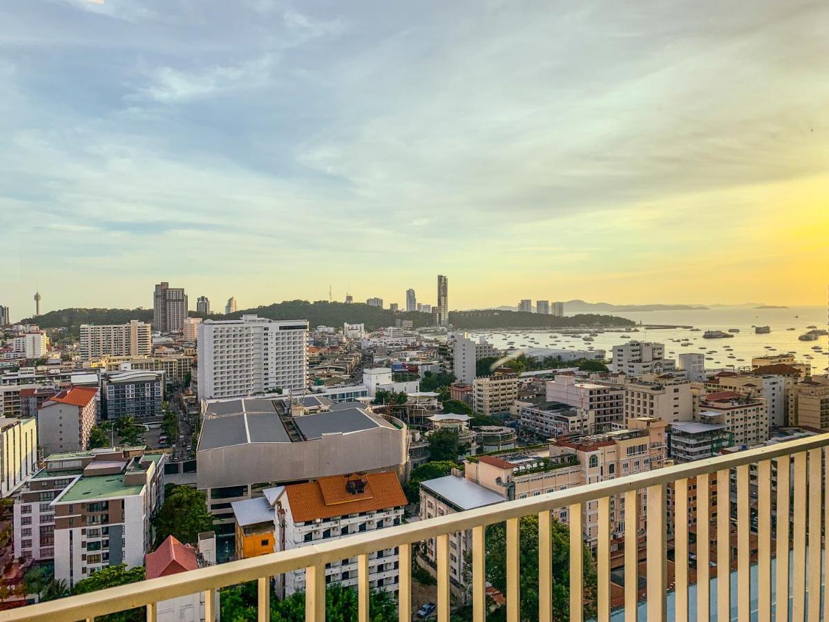 Apartamento The Base Deluxe Pattaya Exterior foto