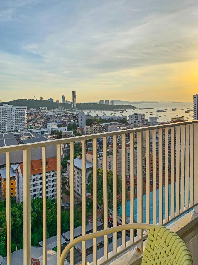 Apartamento The Base Deluxe Pattaya Exterior foto